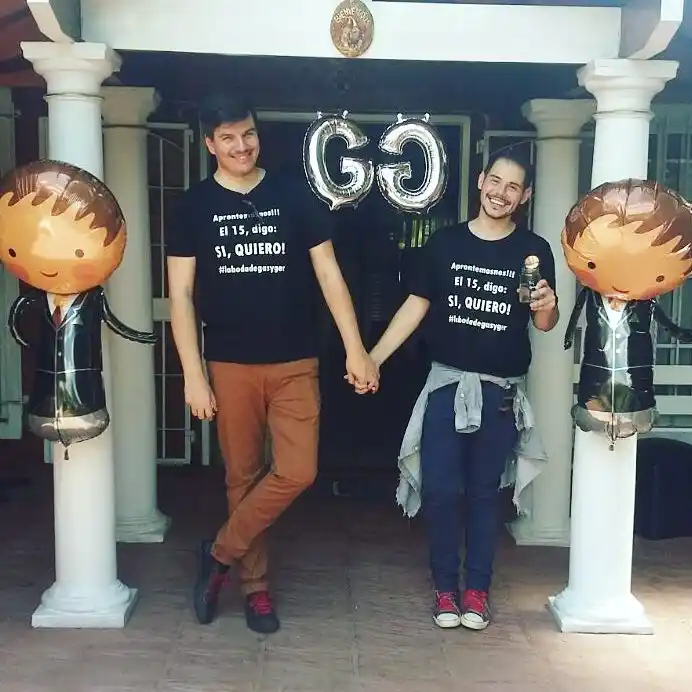 El maquillador Gervasio Larrivey dio el Sí