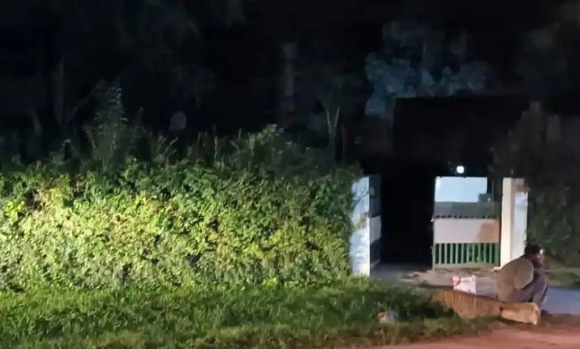 La fachada de la casa en la que murió el delincuente.