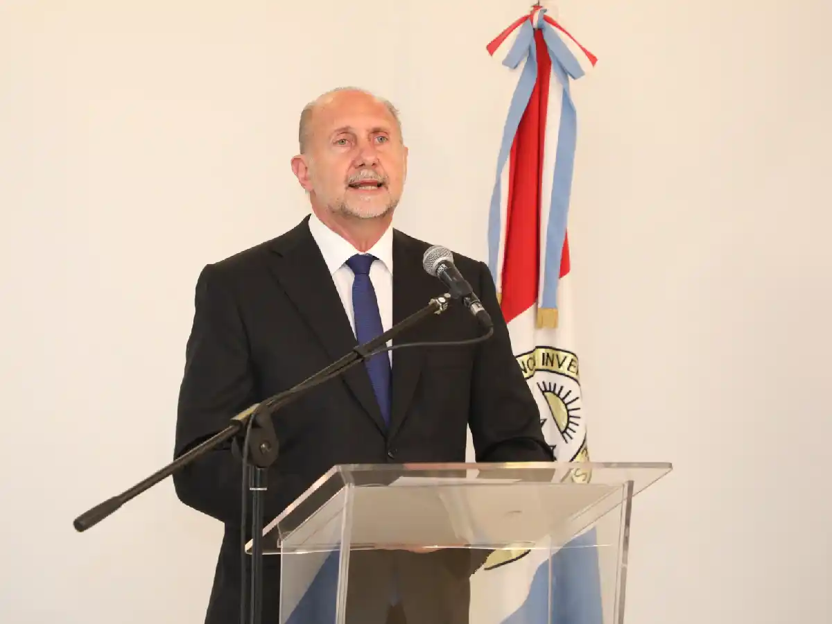 Perotti desplazó al ministro de Seguridad de Santa Fe y lo reemplazó con un ex jefe de Gendarmería