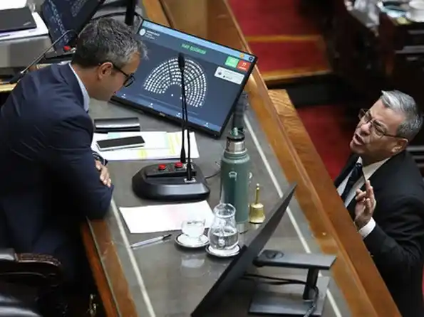 Martín Ménem y Germán Martínez mantuvieron un duro cruce en el Congreso.