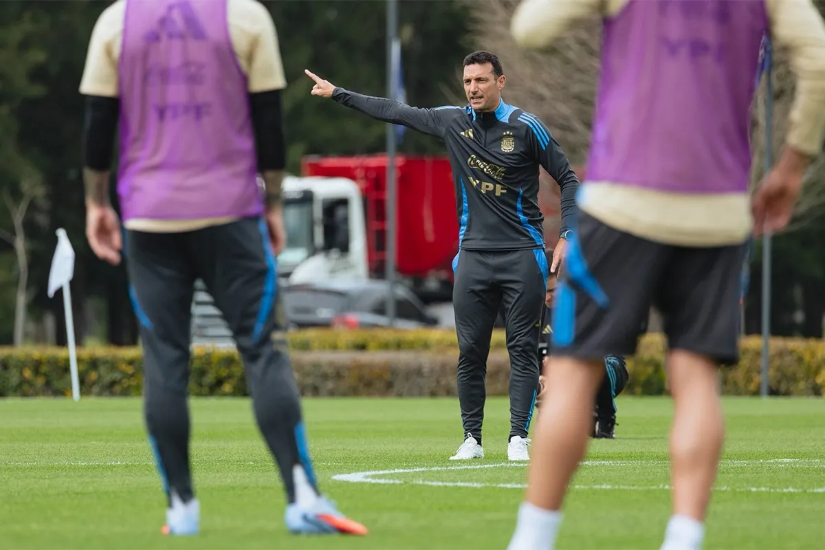 Argentina visita a Ecuador con un equipo distinto y sin Messi