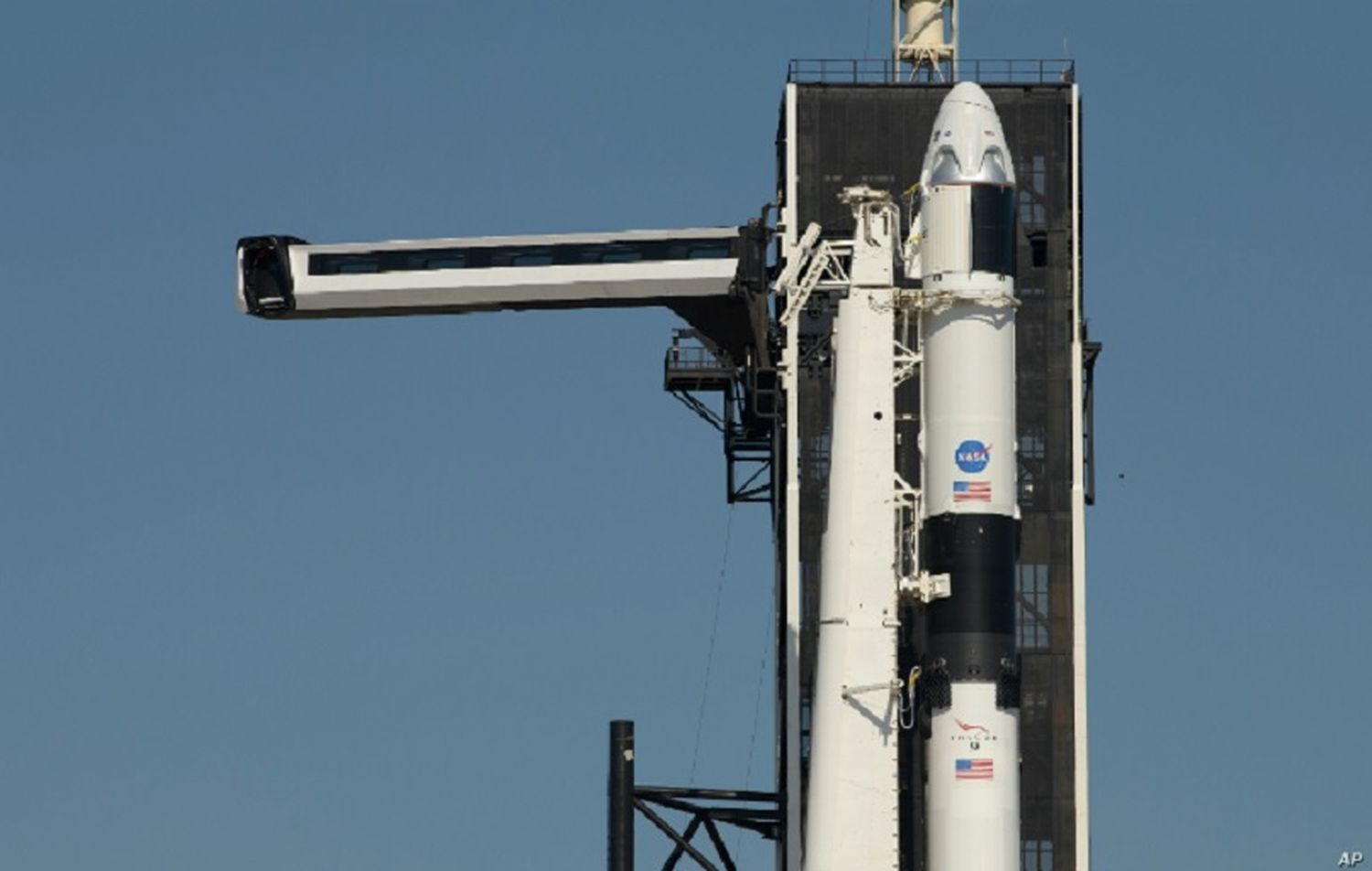 SpaceX listo para lanzar su primera tripulación humana al espacio