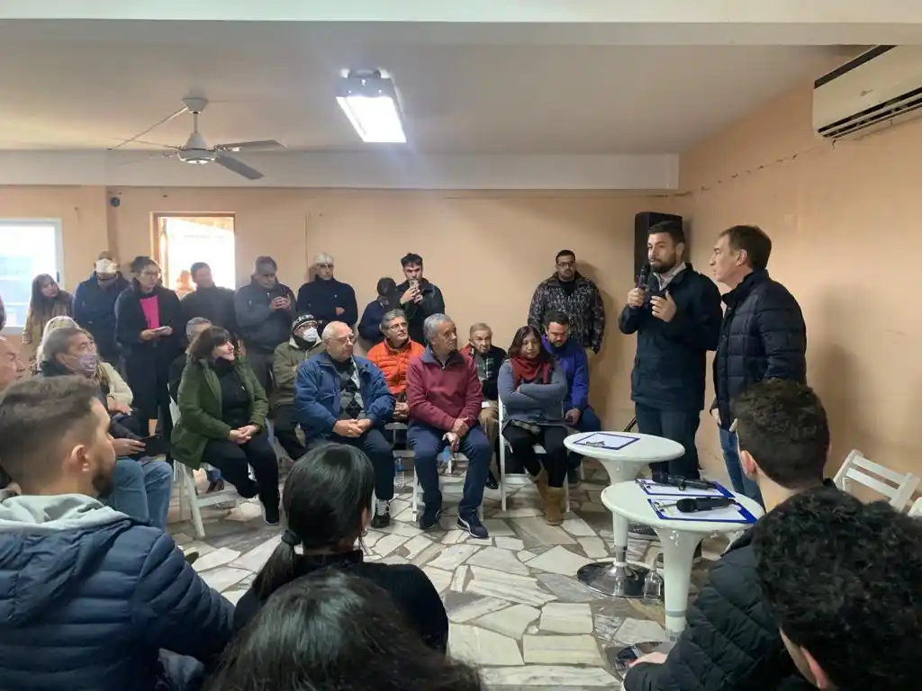 Hurlingham: El referente local de Juntos Lucas Delfino recibió a Diego Santilli 