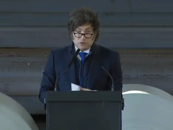 Milei adelantó detalles de la reforma laboral y tributaria que pretende impulsar tras las elecciones