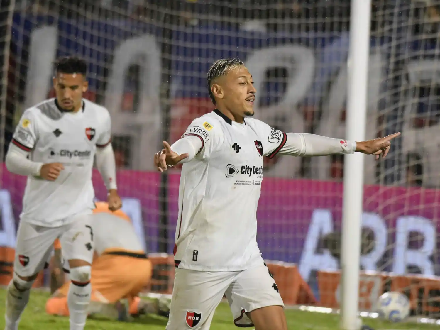 Newell’s venció a Tigre y lo bajó del primer puesto