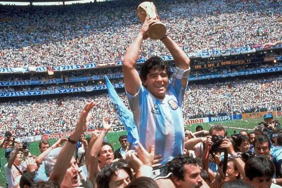 Subastarán la camiseta con la que Diego Maradona levantó la copa del mundo: ¿cuánto esperan recaudar?