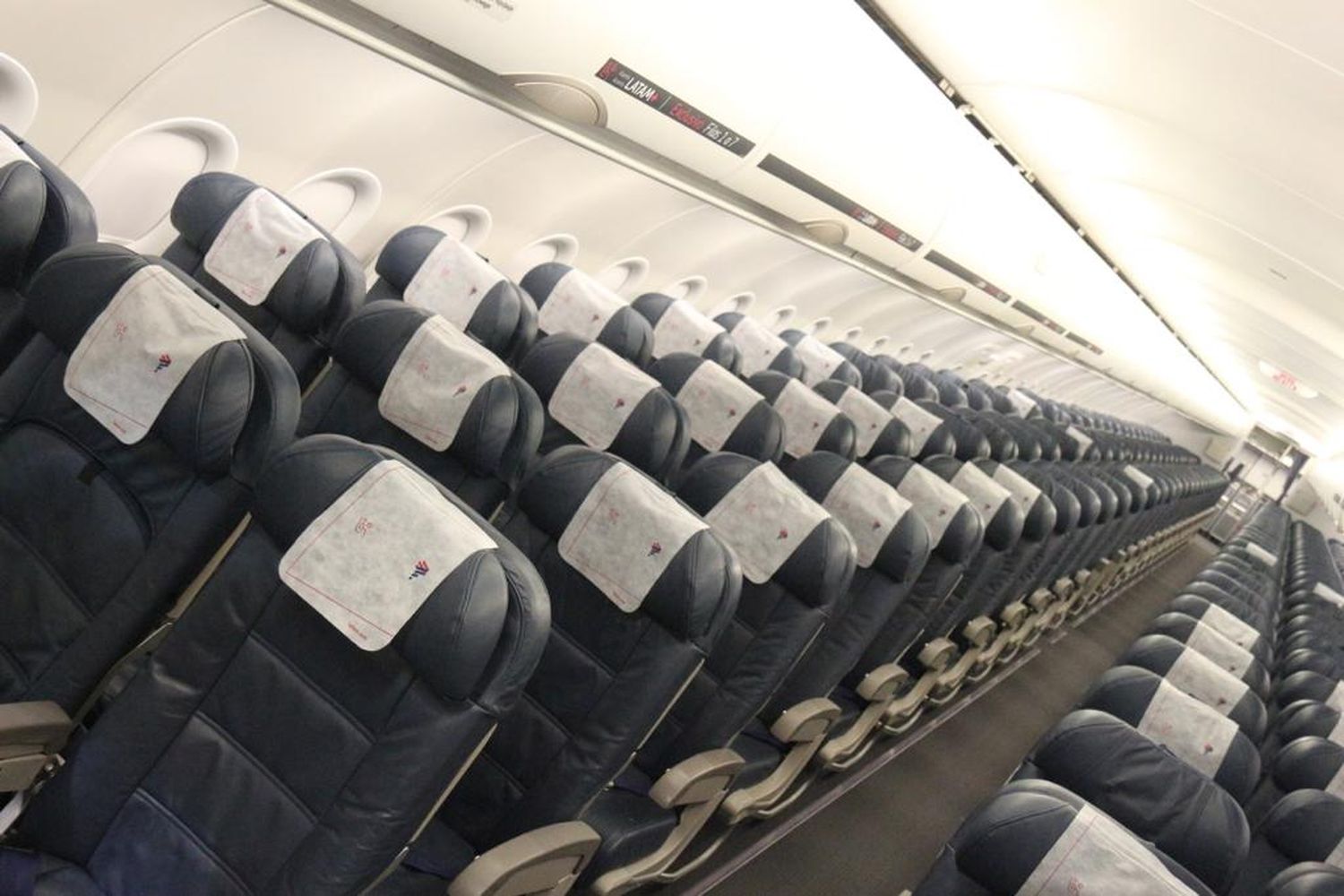 LATAM Argentina finalizó la renovación de los interiores de sus trece A320