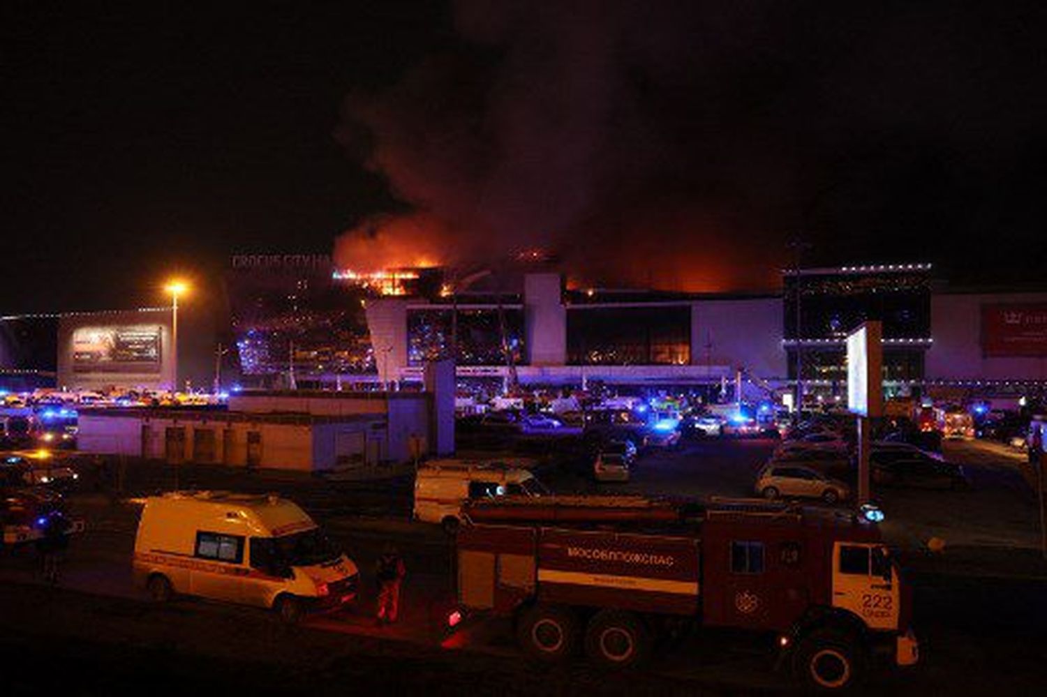 ATENTADO SANGRIENTO en Moscú deja al menos 40 muertos y más de 100 heridos  (Video)