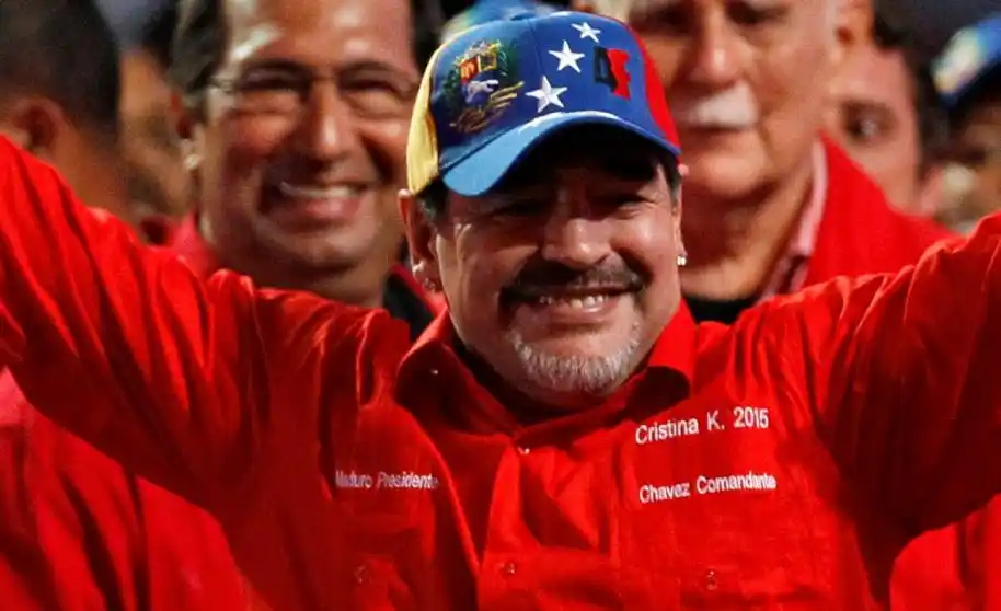 Maradona vuelve a apoyar la candidatura de Aníbal Fernández