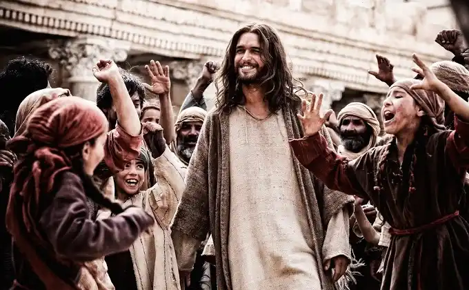 Aquí está el que te ama