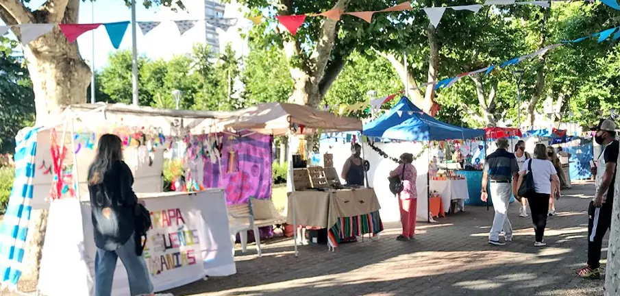 Ferias de la Economía Social en Plaza 25 de Mayo