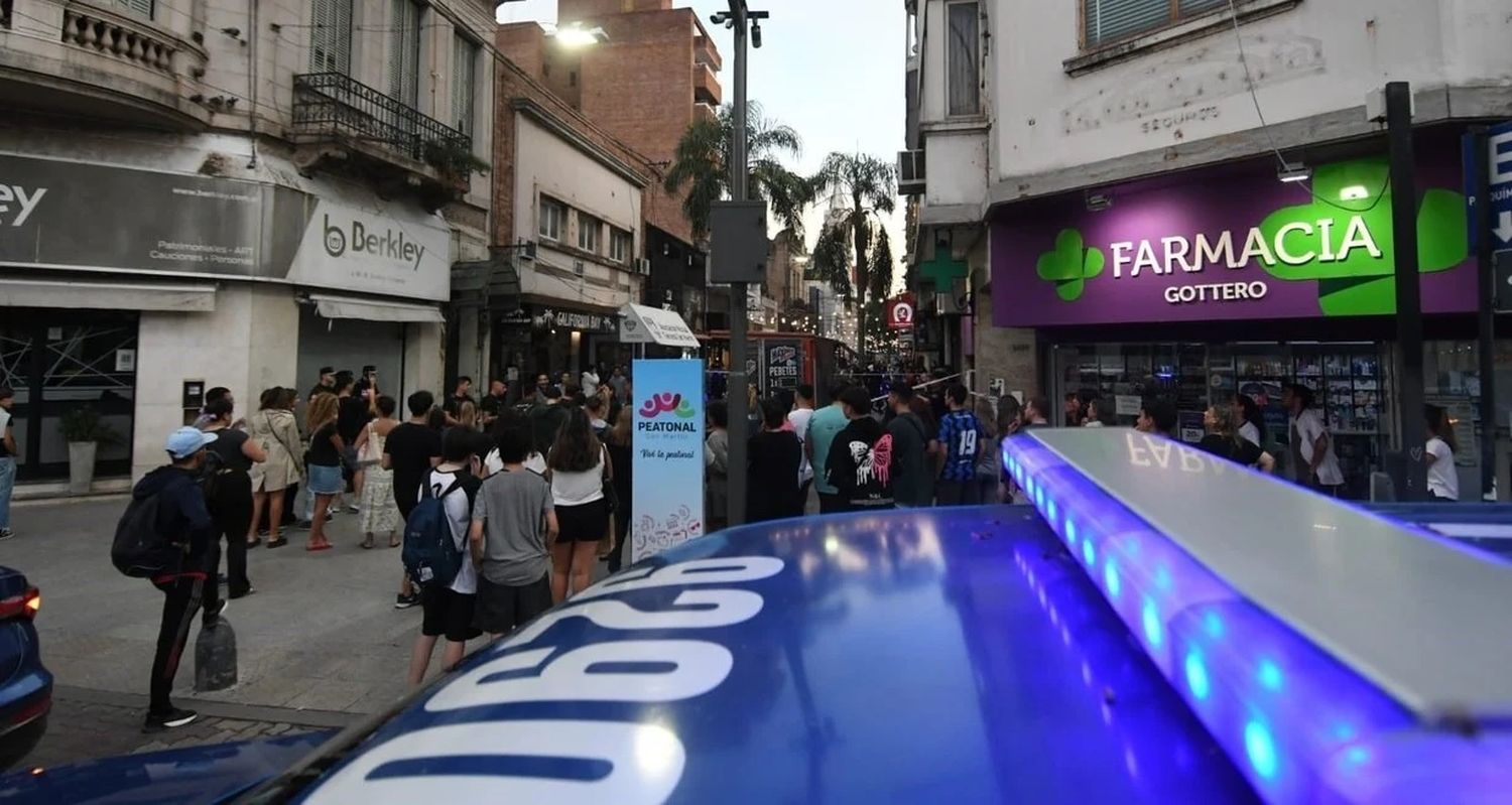 Hay un importante despliegue policial en la zona. Crédito: Pablo Aguirre