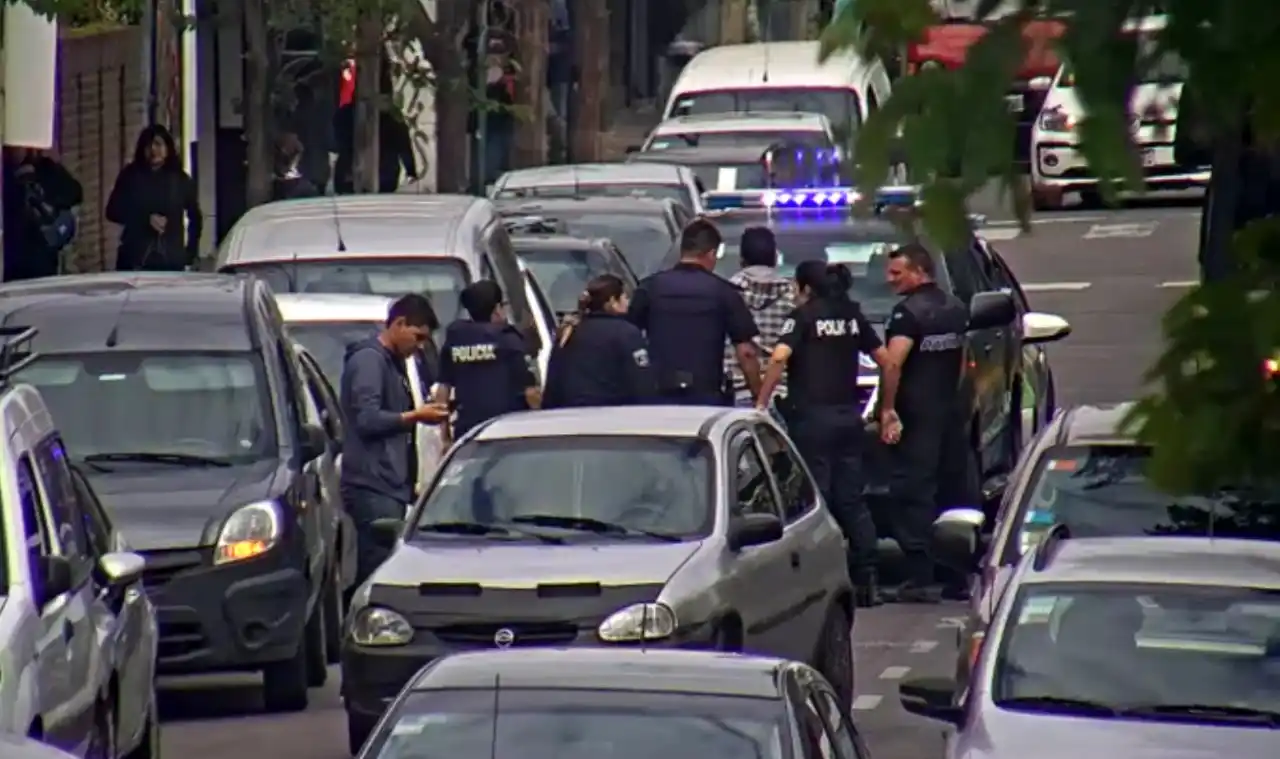 Tenía pedido de captura, caminaba tranquilamente y fue capturado en Vicente López