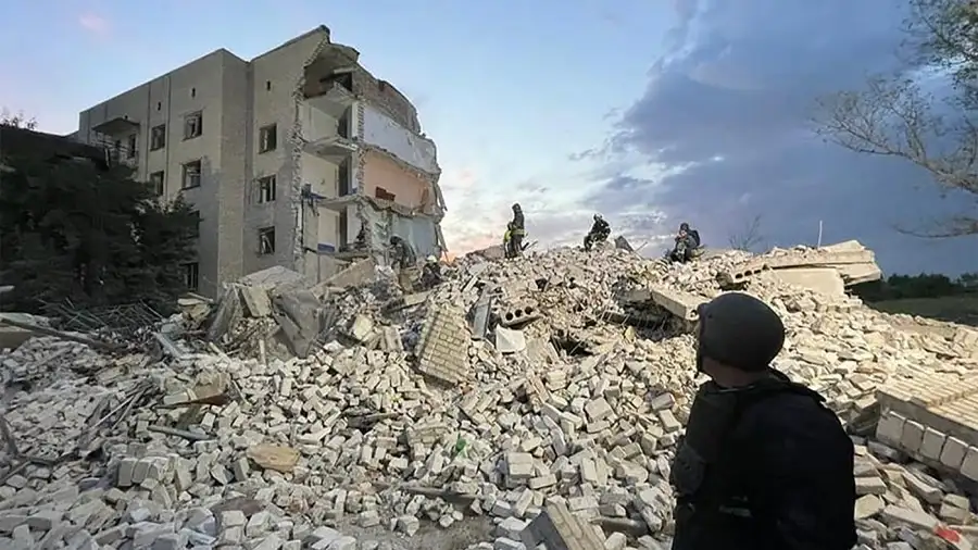 Fuerzas de Ucrania lanzaron cohetes contra Donetsk.