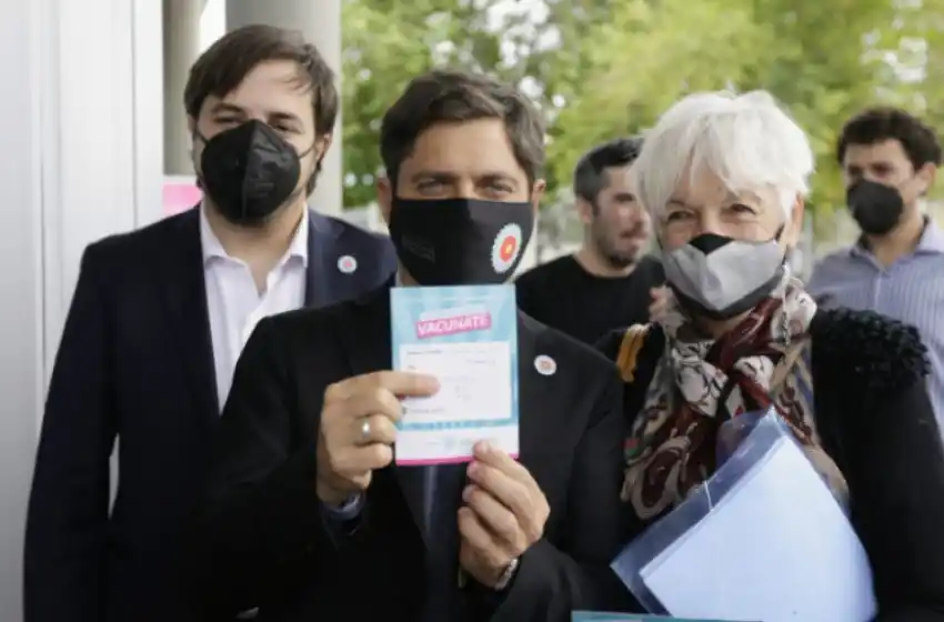 Axel Kicillof anunció la vacunación libre de tercera dosis para todos los mayores de 60 años, trabajadores de salud e inmunodeprimidos