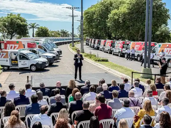 Pullaro presentó la compra de ambulancias "más importante en la historia de Santa Fe"