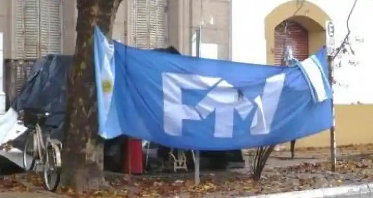 Otra protesta de vecinos frente al Municipio