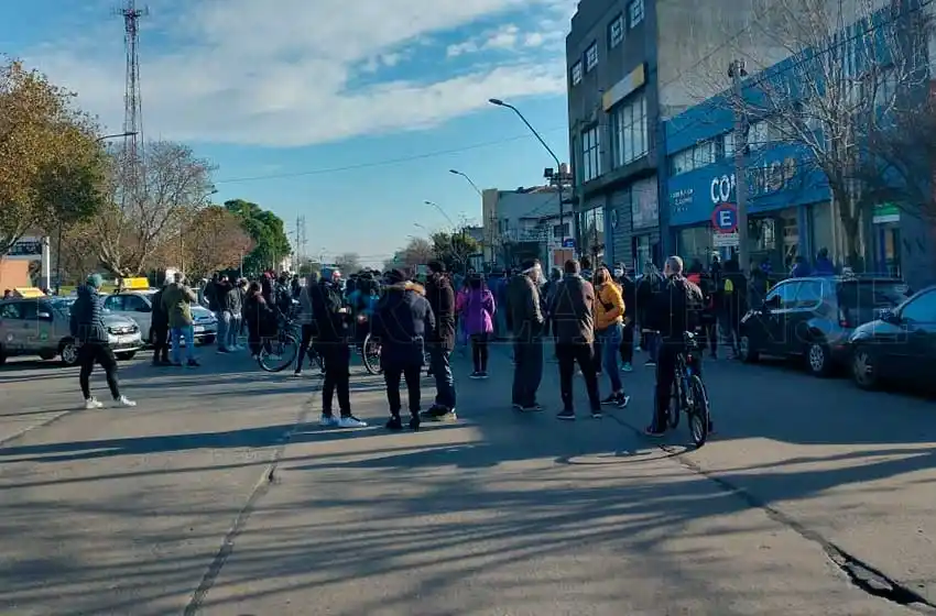 Video: diversos reclamos piden respuestas en el nuevo despacho del Intendente