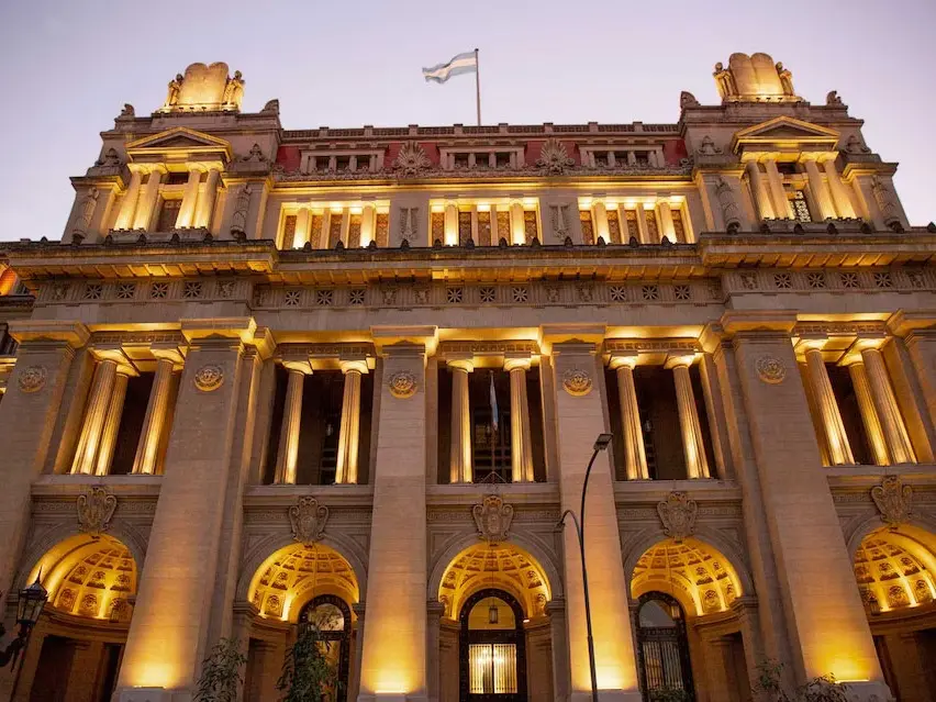 La Corte Suprema puso límites al cálculo de intereses en juicios laborales