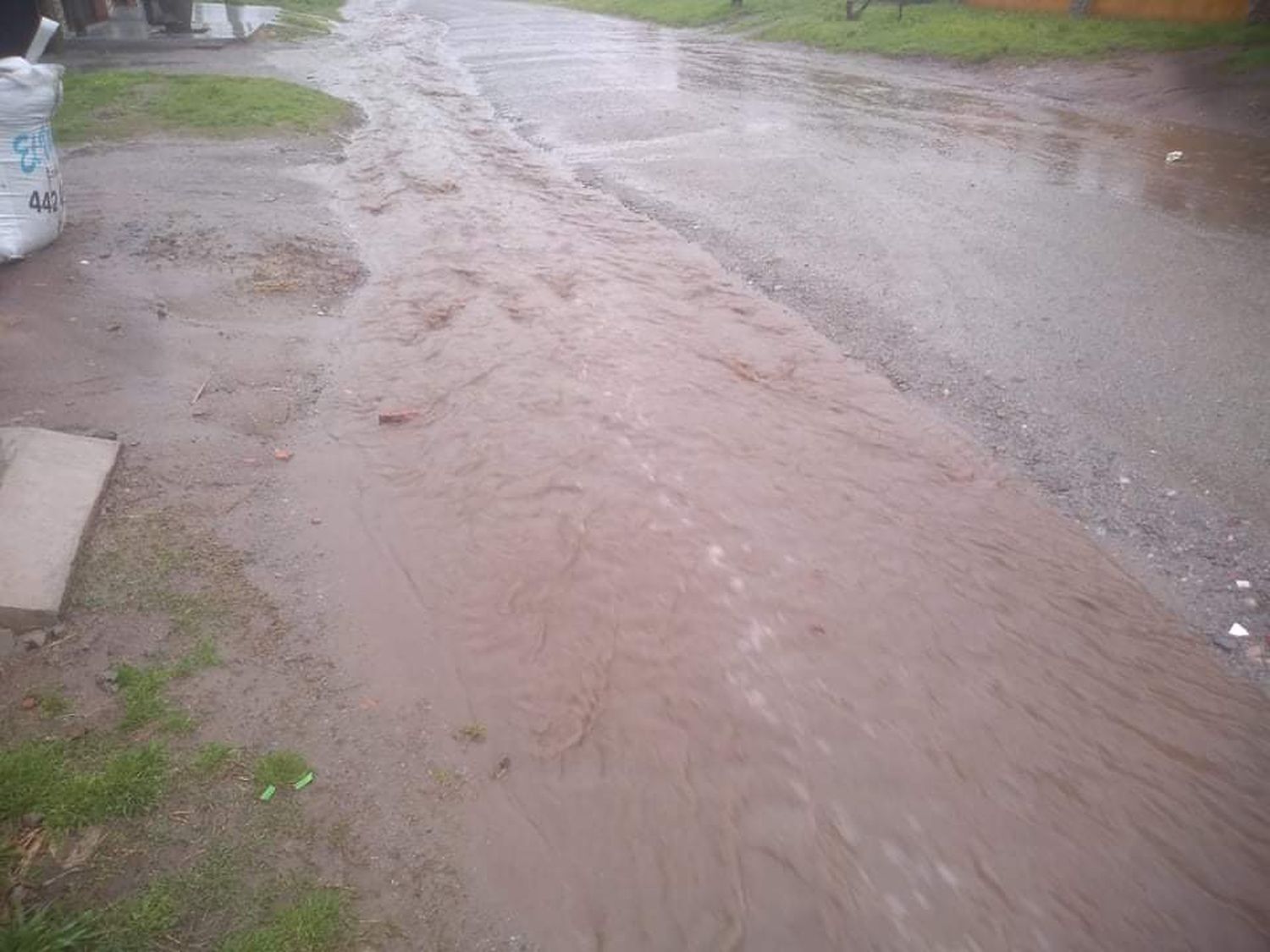 Las calles se inundan ante cada lluvia.