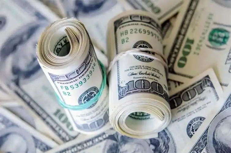 El dólar “blue” se “hundió $6 y volvió a cerrar en $200