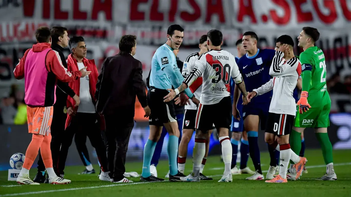 Por qué el árbitro anuló el gol de Ángel Correa en el partido entre River y Racing