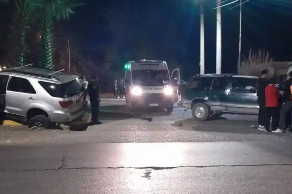 Accidente fatal en Mendoza: un muerto tras un fuerte choque de dos camionetas