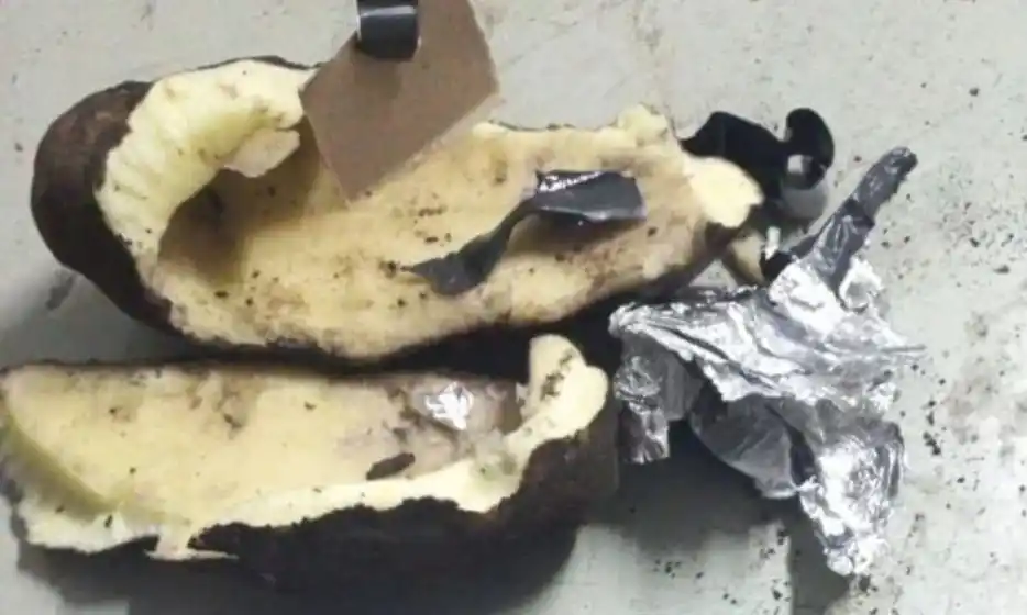 Una mujer intentó ingresar un celular dentro de una papa en la Cárcel de Piñero