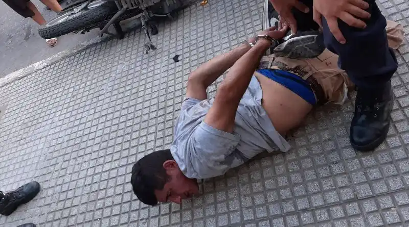 Inseguridad en Quilmes: Vecinos justicieros lincharon a un ladrón que asaltó un kiosco 