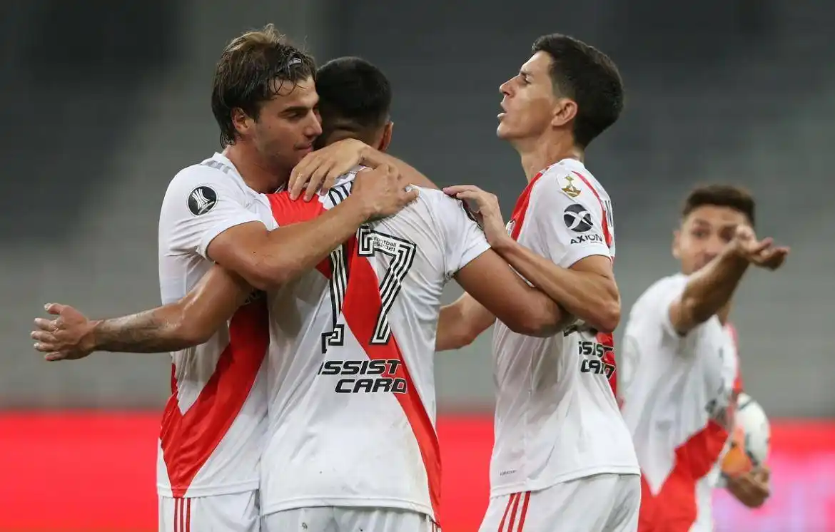 River logró un valioso empate ante Atlético Paranaense en Brasil