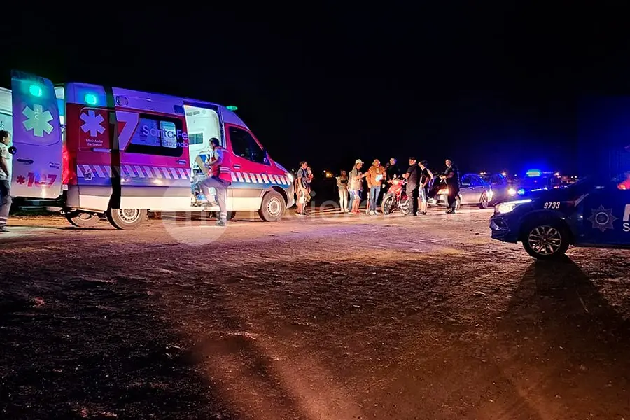 Se cayó con la moto, golpeó fuertemente la cabeza contra el suelo y tuvo que ser hospitalizada