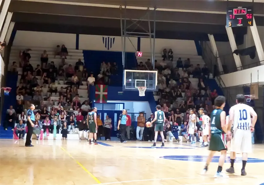 Basquet: Rivadavia se quedó con la primera final