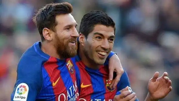 Barcelona vapuleó a Las Palmas y no le pierde pisada al Real