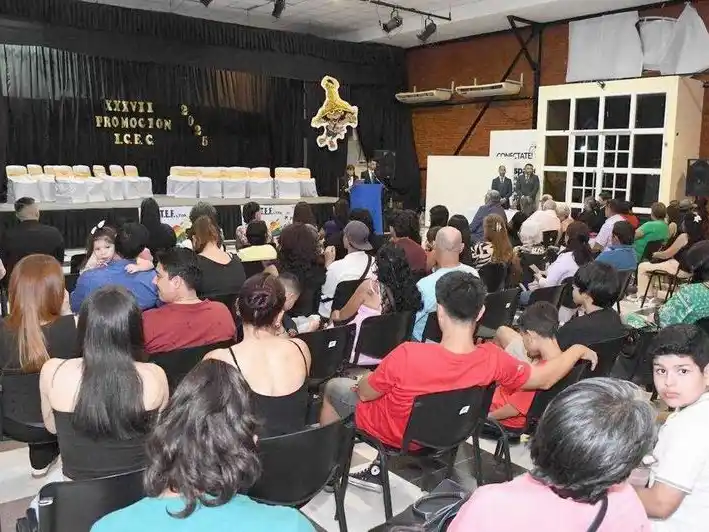 Se realizó el acto de egreso de peritos comerciales
en Administración Cooperativa del ICEC