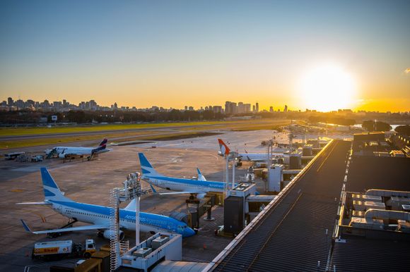 Una aerolínea brasileña empieza a copar el Aeroparque Jorge Newbery de Buenos Aires