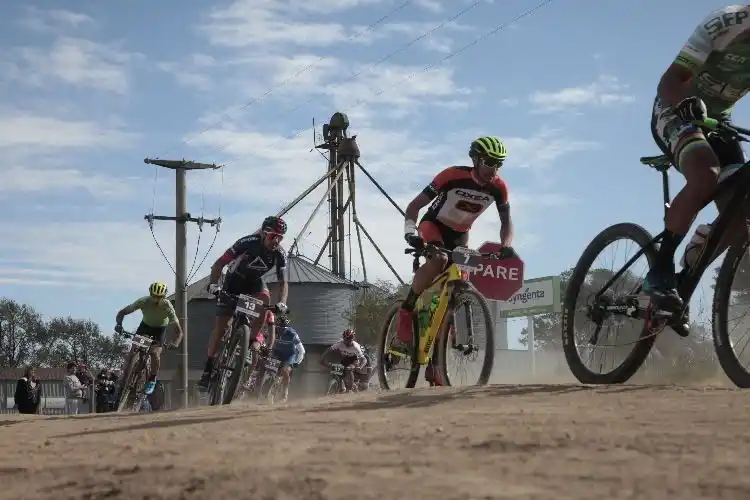Durante el sábado y el domingo, los pedalistas recorrerán los caminos rurales de la región.