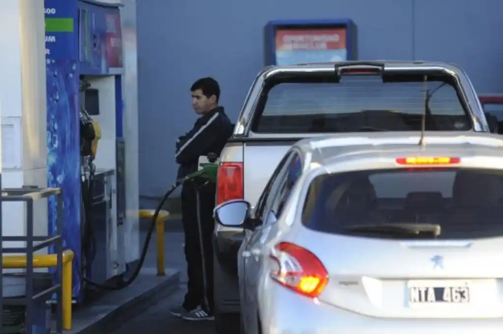 Aumentos que complican los bolsillos: la nafta vuelve a subir un 4%