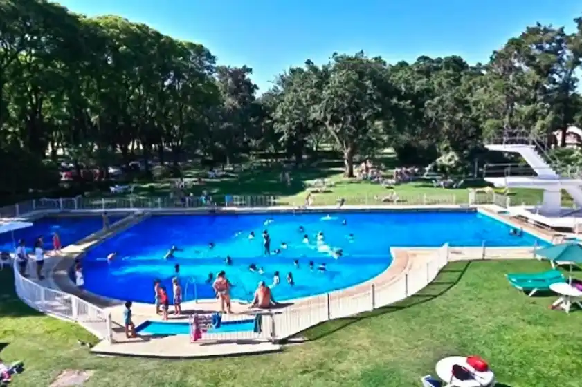 Muerte del nene en la pileta del Jockey: la Justicia investiga si hay o no responsabilidades penales en el hecho