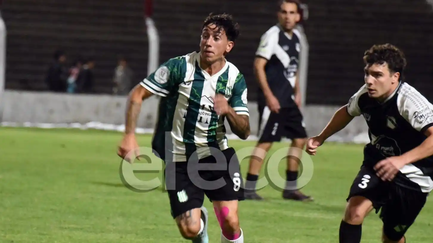 Deheza y Castilla, en carrera por la pelota.