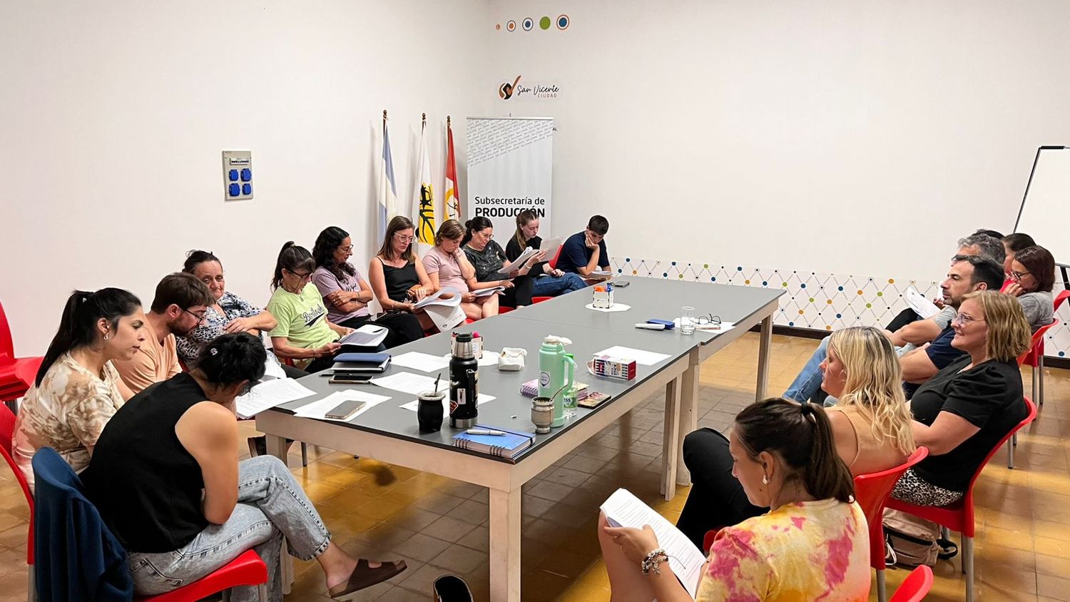 San Vicente Emprende: se realizó una reunión con emprendedores para organizar la agenda 2026