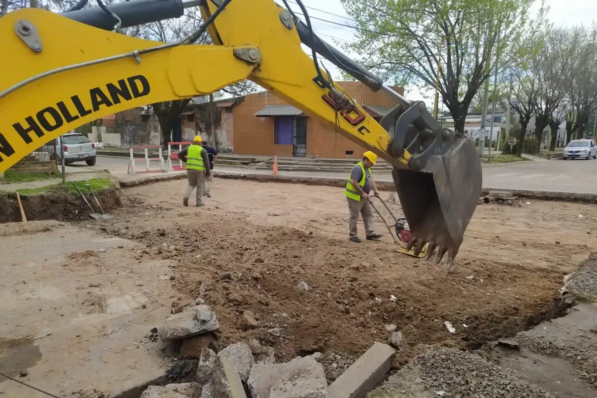 Reconstruyen las bocacalles de la calle España al sur: el transito estará restringido en la zona