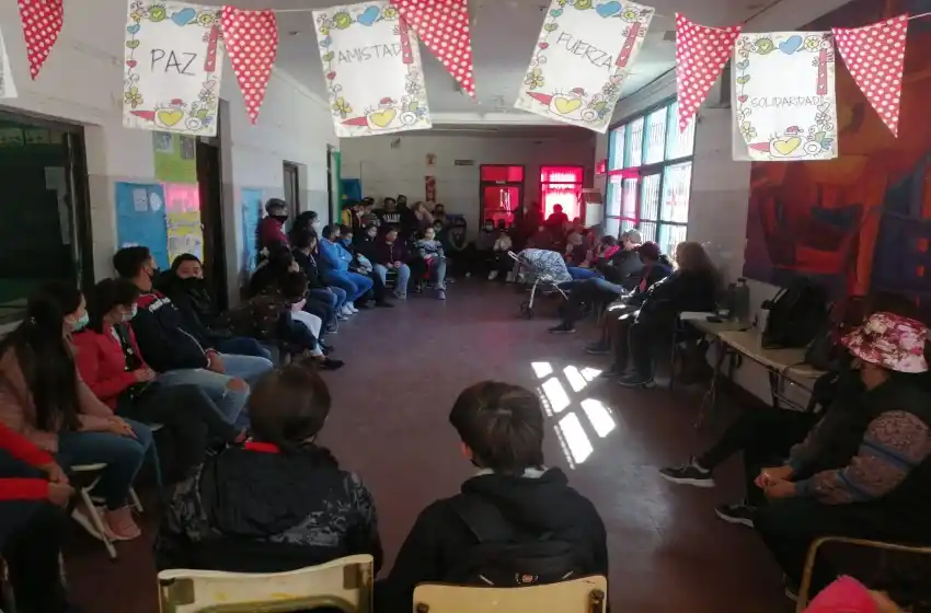 Las comunidades educativas rurales de Mar del Plata se movilizan al Consejo Escolar