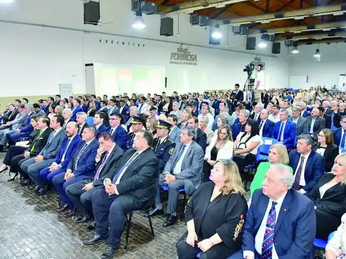 Recibieron sus certificados los 15 diputados 
y 82 concejales de la provincia electos