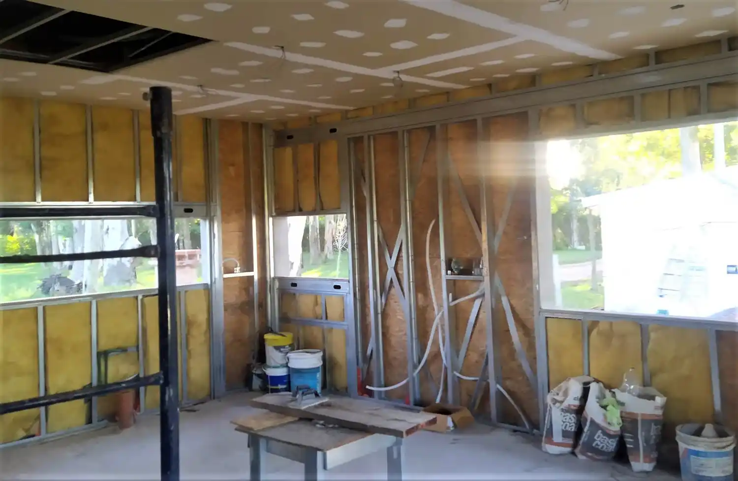 Pagaron miles de dólares por su vivienda y aseguran que la empresa constructora “desapareció”