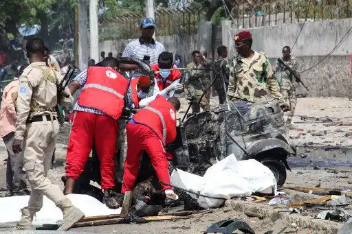 Explosión de un coche bomba en Mogadiscio deja al menos 5 muertos