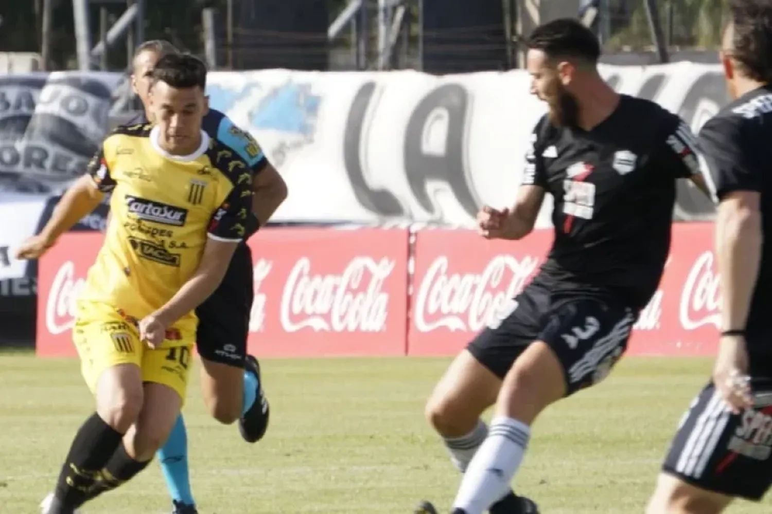 Dep.Riestra se quedó con el juego de ida ante Alm.Brown