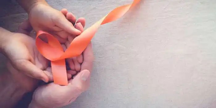 �SEnfermedad del beso⬝, la posible causa principal de la esclerosis múltiple