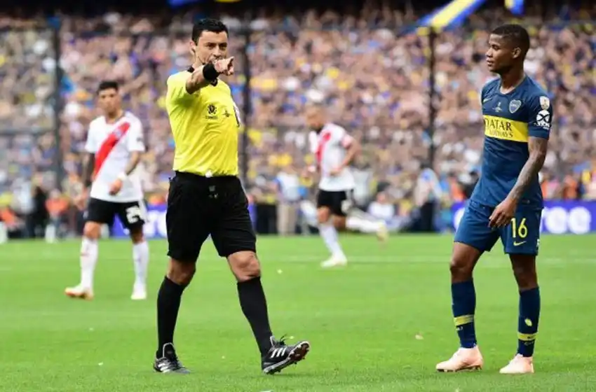 La final ya tiene árbitro: el chileno Tobar dirigirá Flamengo-River