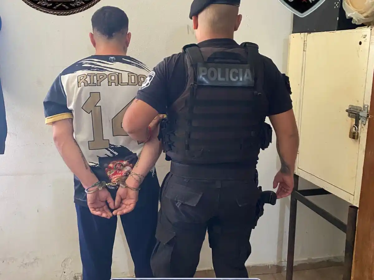 Dos detenidos cerca de Piñero con un bloque de cocaína