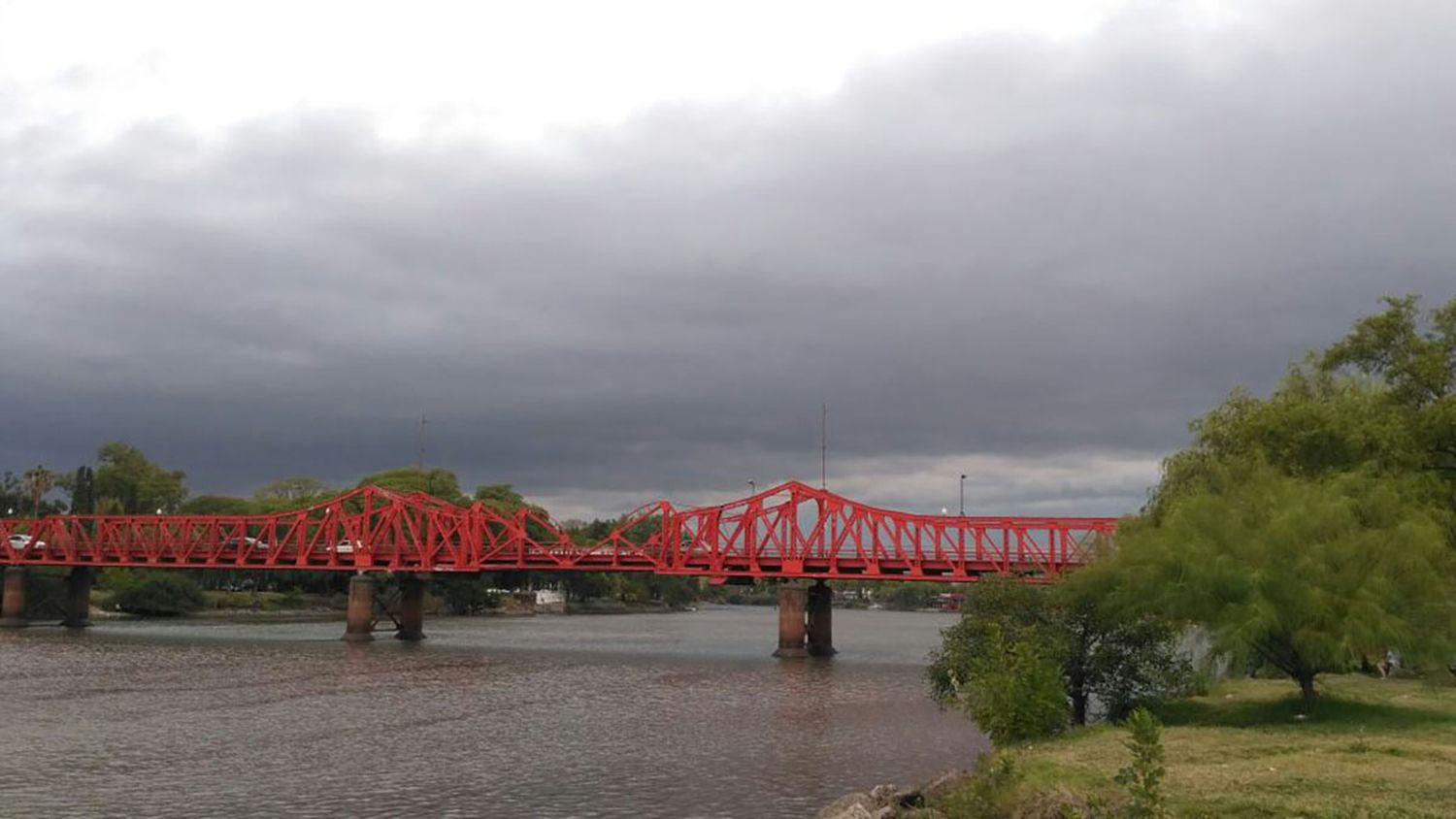 Rige un alerta naranja en por tormentas para un sector de Entre Ríos ¿Qué se espera para Gualeguaychú?